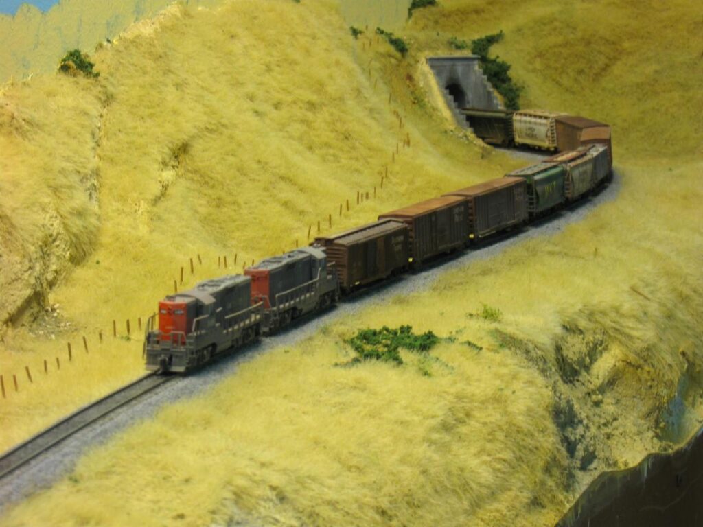 Southern Pacific Coast Line in N Scale, scenicked portion, tunnel portal