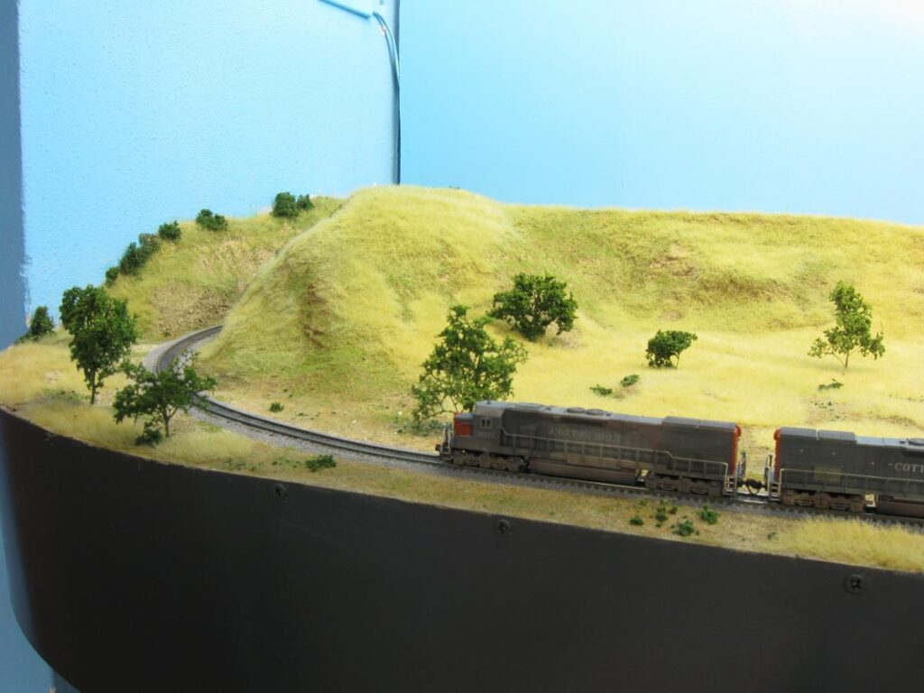 SP Coast Line in N Scale, bushes and trees
