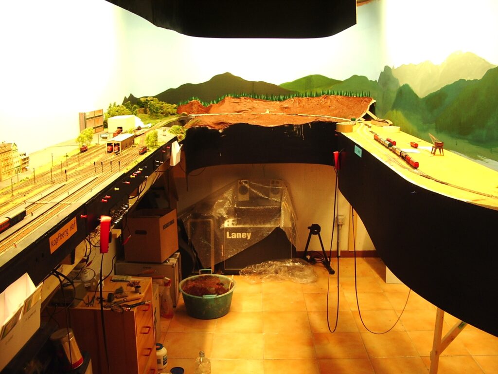Kopfbergbahn Austrian layout: A view of half of the layout